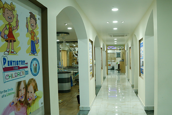 Old School top-rated dental clinic in Dwarka